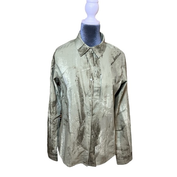 The North Face Small Women’s Camouflage Shirt with UPF 40+ - Picture 1 of 7
